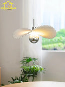Moderne Pendelleuchte aus Kunstharz im minimalistischen Design für innen und außen