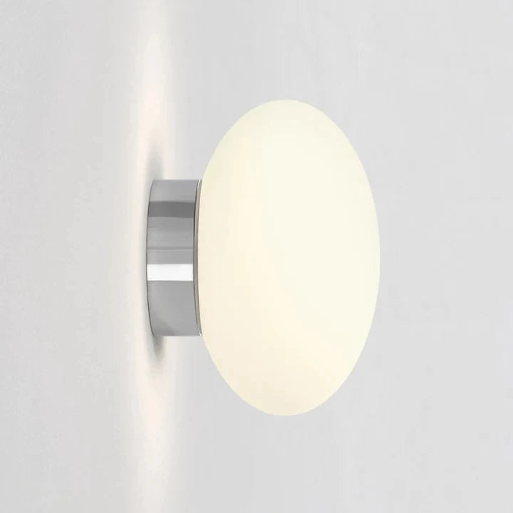 Minimalistische Glas-Wandleuchte für moderne Innenräume