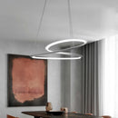 Moderne LED-Pendelleuchte mit goldenem Ring für stilvolle Inneneinrichtung