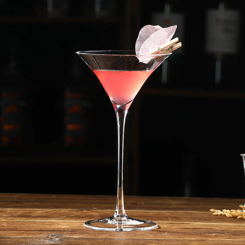 Verres a pied elegants pour cocktails champagne vin