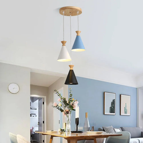 Moderne Pendelleuchte in minimalistischer Hornform für die Beleuchtung von Kochinseln - vue 5 sur 12