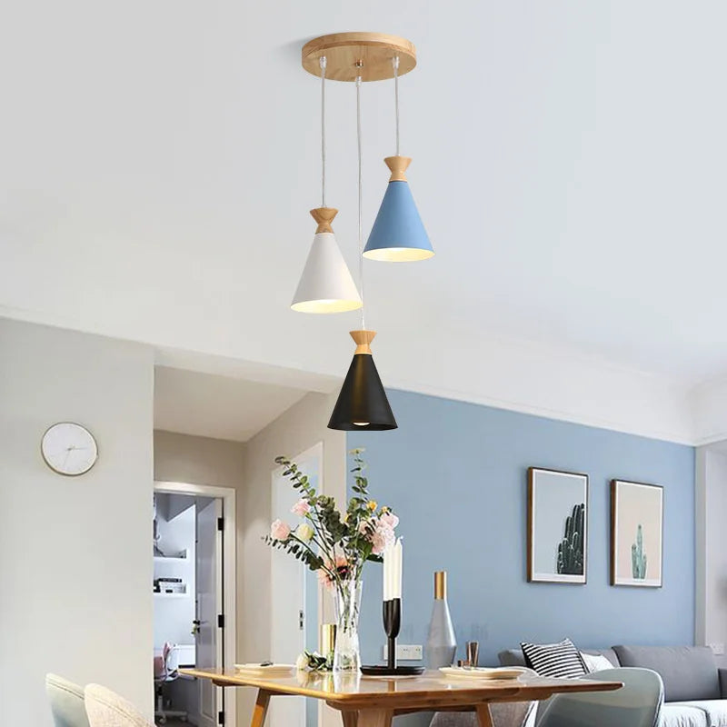 Moderne Pendelleuchte in minimalistischer Hornform für die Beleuchtung von Kochinseln - vue 5 sur 12