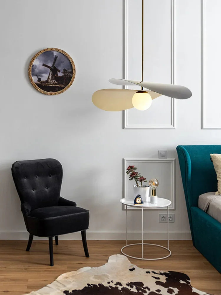 Moderne Pendelleuchte aus Metall und Glas mit künstlerischem Design - vue 5 sur 7