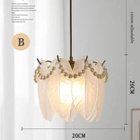 Moderner Glas-Kronleuchter im minimalistischen Design für ein elegantes Interieur