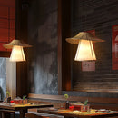 Elegante und moderne Wabi-Sabi-Pendelleuchte aus Stoff und Rattan