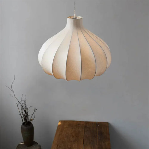 Pendelleuchte aus antiker Seide im Wabi-Sabi-Design für ein elegantes Interieur - vue 4 sur 11