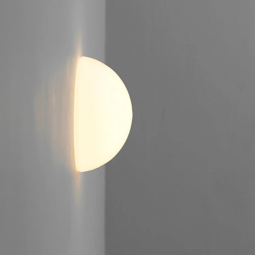 Wandleuchte aus Glas minimalistisch nordisches Halbkugel-Design