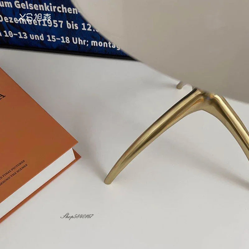 Lampe de bureau trépied postmoderne de styliste italien - vue 6 sur 16