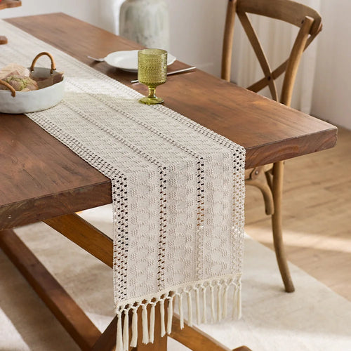 Chemin de table bohème beige tissé pompons géométriques - vue 5 sur 7