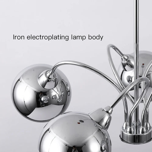 lustre nordique en chrome avec lampes à globe décoratives
