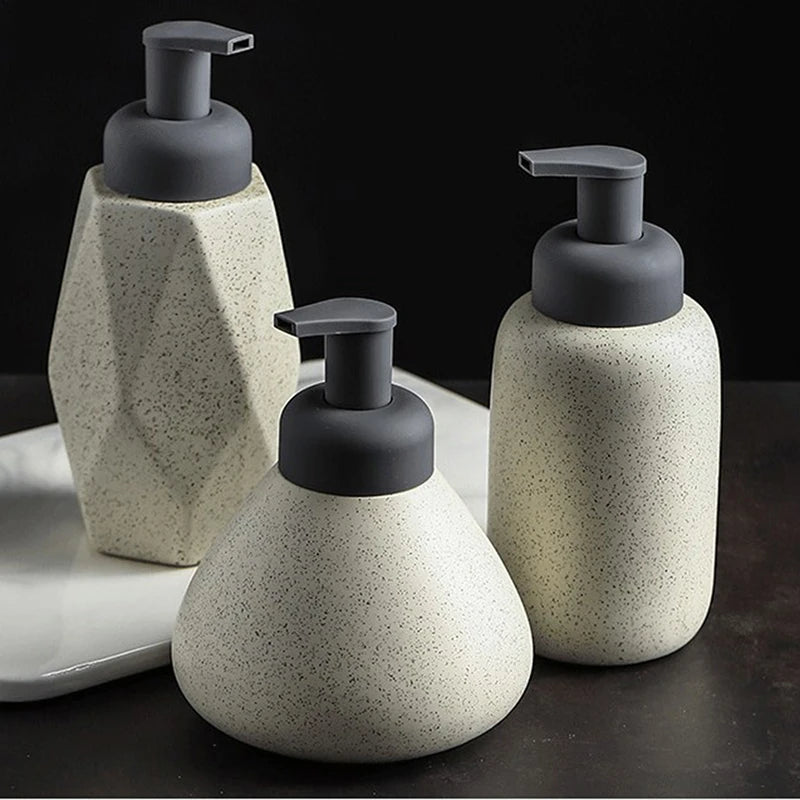 bouteille céramique distributeur savon liquide et gel douche - vue 3 sur 18