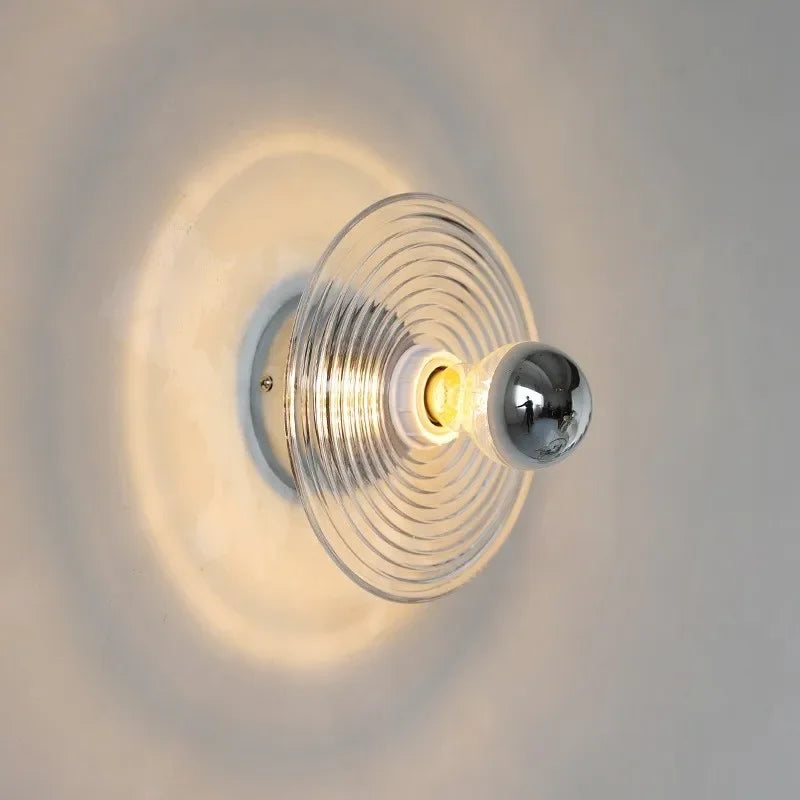 LED-Wandleuchte retro aus wellenförmigem Glas für Schrankmontage auf Schienensystem - vue 3 sur 9
