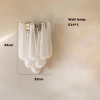 Pendelleuchte aus farbigem Glas mit dekorativem Blatt für ein stilvolles Interieur