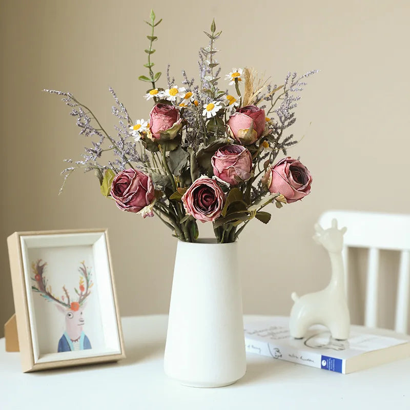 bouquet de roses séchées et pivoines pour décoration rétro automnale - vue 4 sur 13