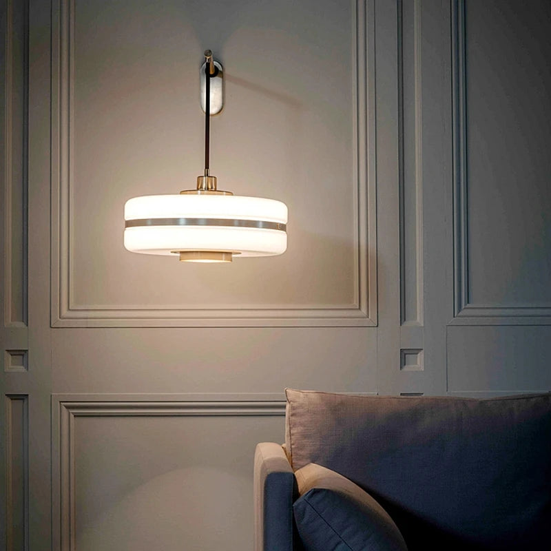 Suspension design nordique en or - vue 4 sur 10