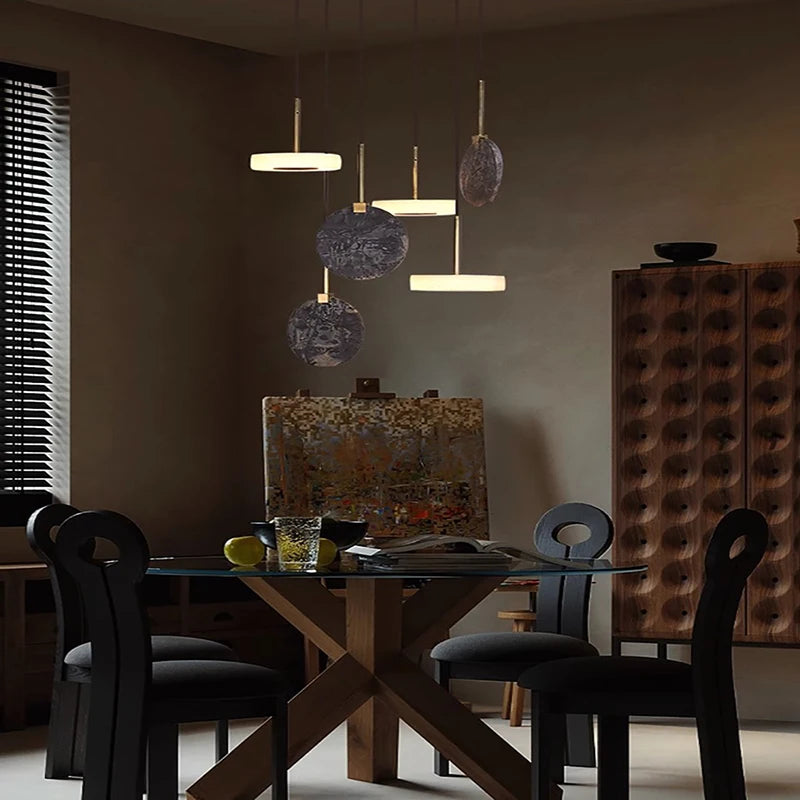 LED-Kronleuchter Art déco aus Holz und Marmor mit elegantem, modernem Design - vue 4 sur 11