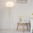Moderne und elegante Nachttischlampe für eine warme Atmosphäre