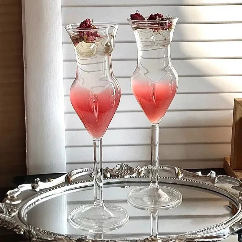 Verre cocktail forme humaine amusant pour soirées bars