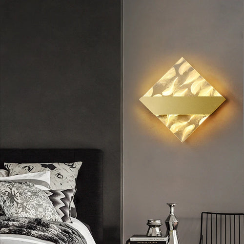 Moderne luxuriöse LED-Wandleuchte mit Federn im minimalistischen Design - vue 2 sur 10