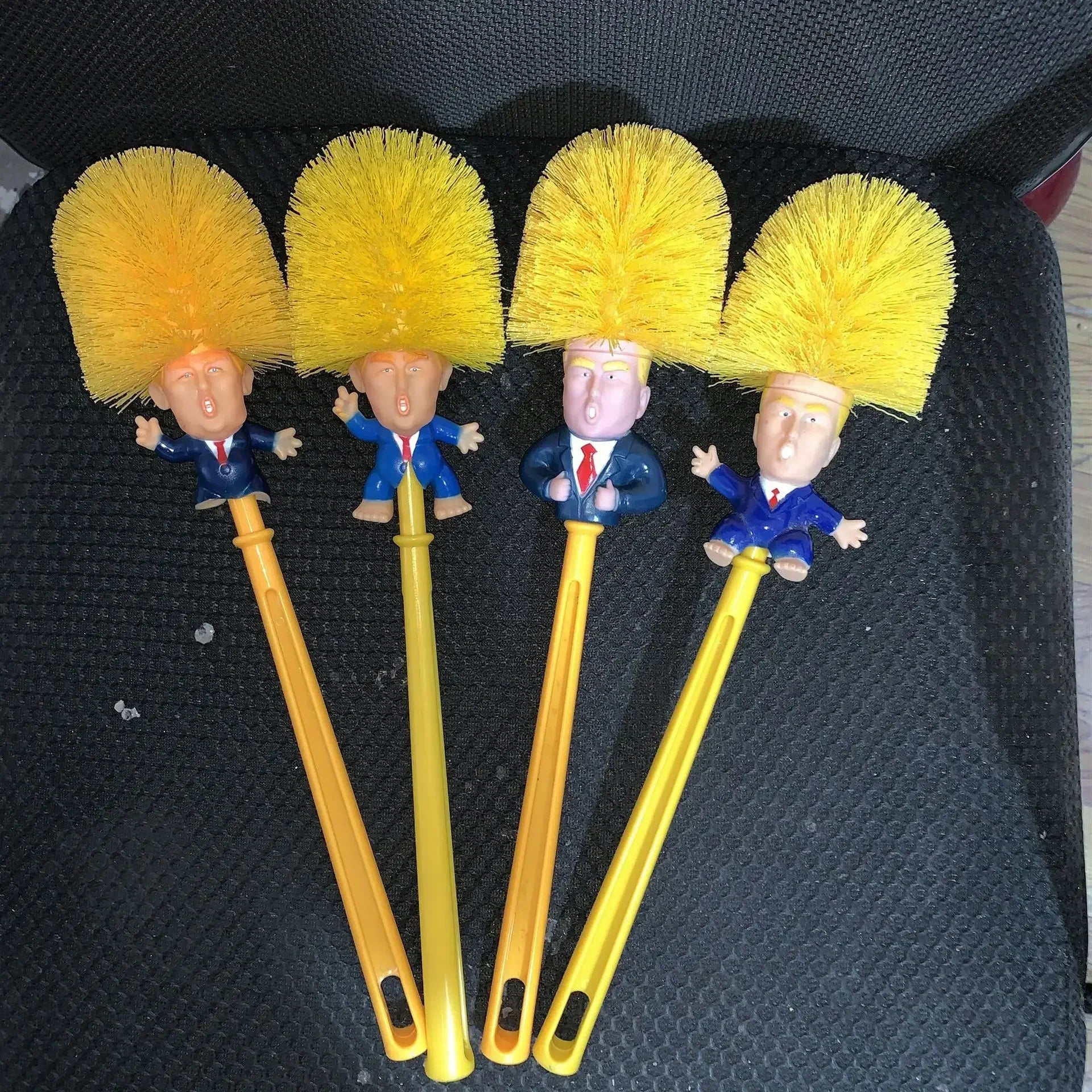 fournitures de toilette trump brosse de nettoyage amusante et pratique - vue 5 sur 10