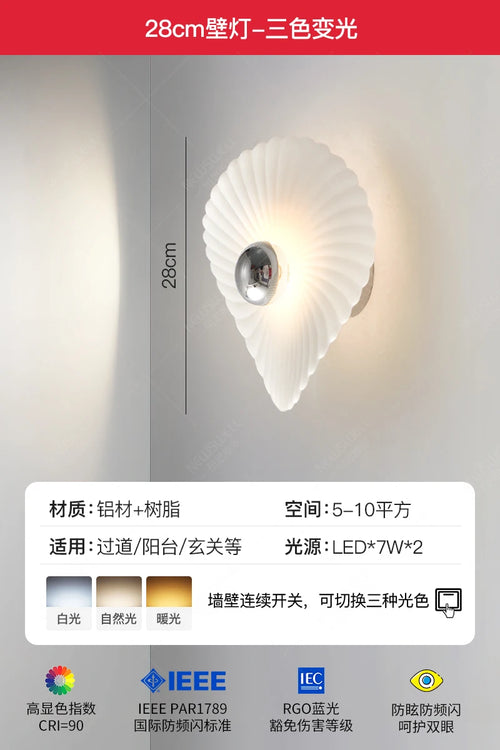 Moderne Pendelleuchte aus Kunstharz im minimalistischen Design für innen und außen