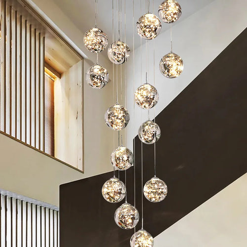 Moderner Kronleuchter in Spiralform mit LED-Beleuchtung und Kristallkugel - vue 4 sur 16