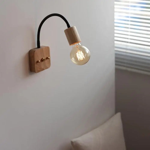 applique murale minimaliste en bois pour étude et lecture