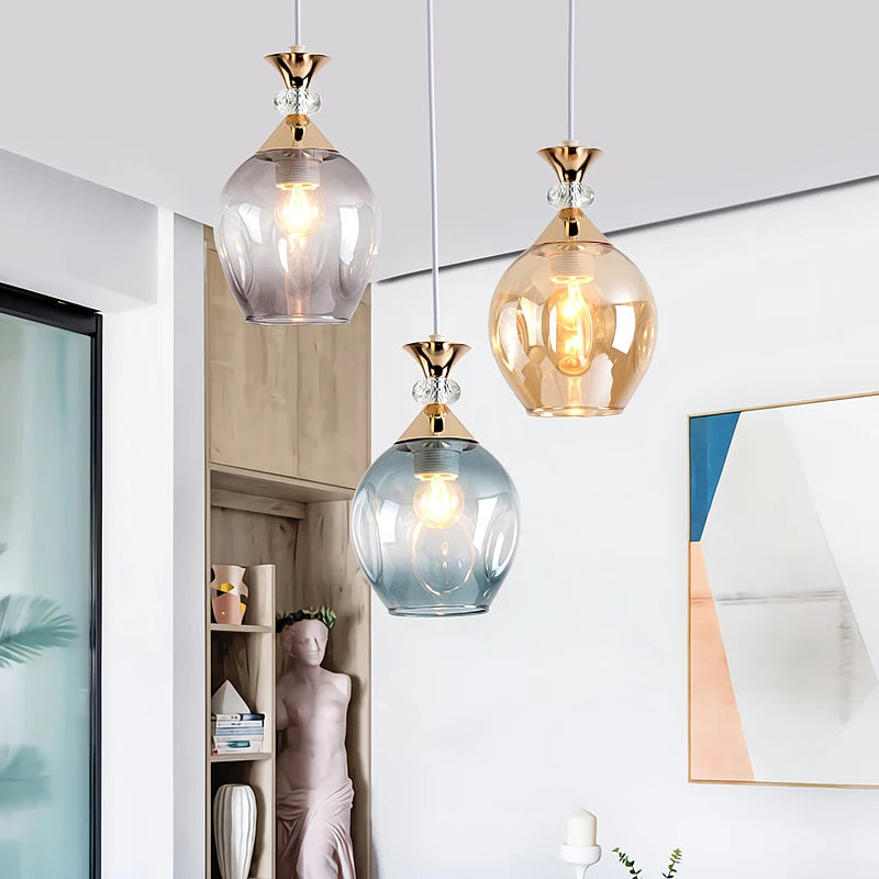 lustre suspendu en verre teinté pour décoration nordique de restaurant - vue 4 sur 12