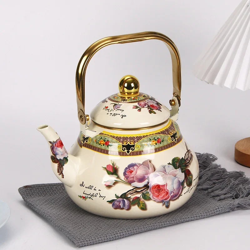 bouilloire vintage émaillée motif floral poignée dorée cuisine