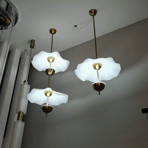 Pendelleuchte Lotusblatt aus goldfarbenem Metall Art déco - vue 5 sur 10