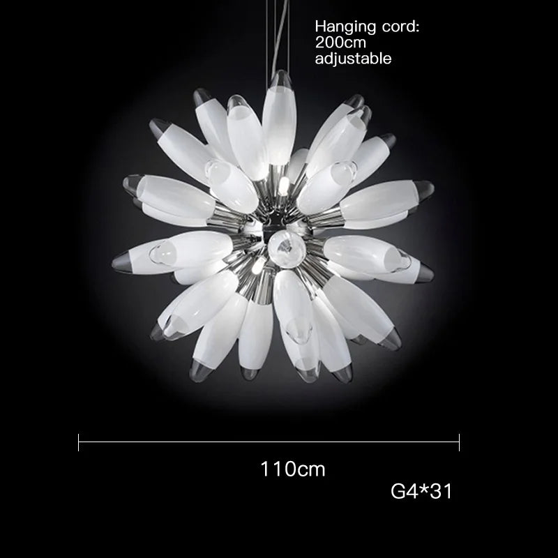 LED-Kronleuchter mit elegantem Glasschirm und glänzender Oberfläche