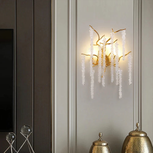 Moderne LED-Wandleuchte im Art-déco-Design mit Kirschblütenzweigen