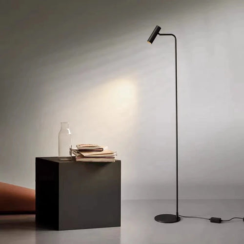 Minimalistische Stehleuchte aus Kupfer mit drehbarem Licht modern - vue 2 sur 8