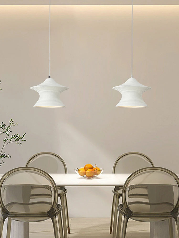 suspension moderne design nordique en résine LED pour ambiance chaleureuse - vue 4 sur 8