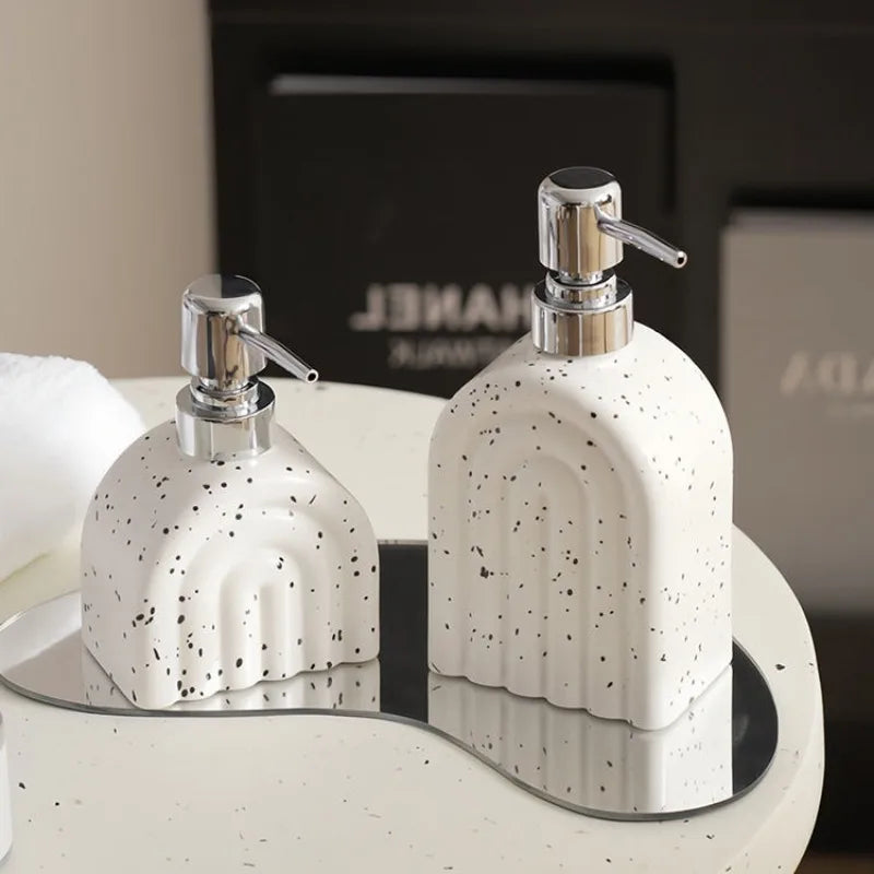 distributeur de savon en céramique pour shampoing et eau portable - vue 2 sur 21