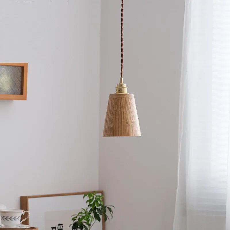 Moderne LED-Pendelleuchte aus Holz mit Lampenschirm aus Messing - vue 4 sur 8