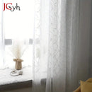 Voilage tulle a motifs rayures style moderne salon