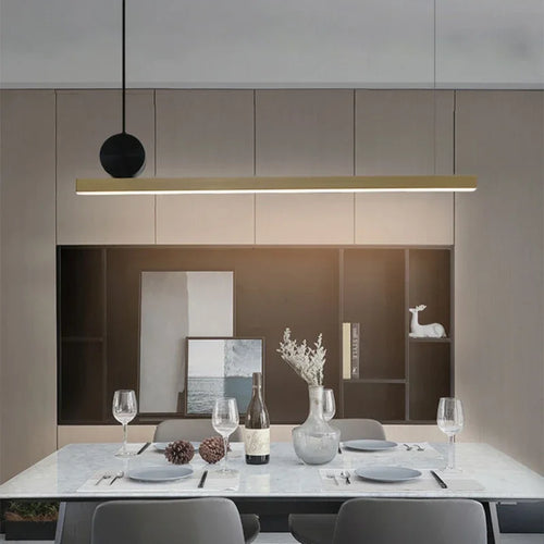 lustre en métal doré moderne pour décoration intérieure élégante