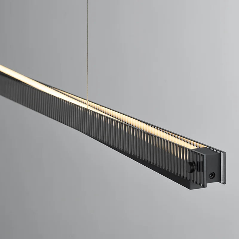 Lustre design en aluminium et en verre en forme de barre - vue 5 sur 6