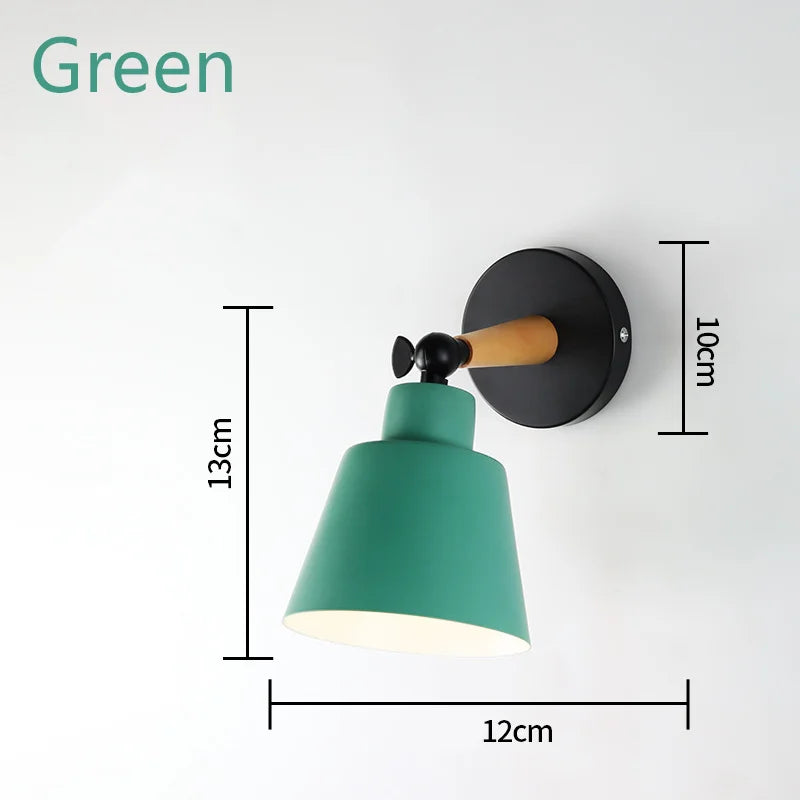 Nordische Wandleuchte aus Massivholz mit kreativ-minimalistischem Design