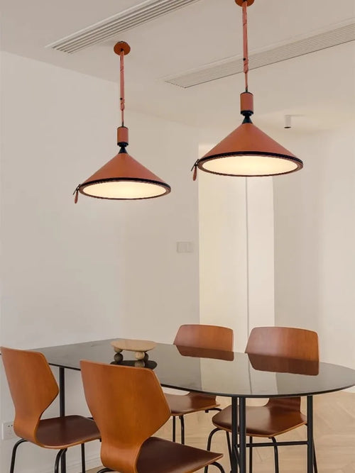 Minimalistische moderne Pendelleuchte aus luxuriösem Leder - vue 3 sur 18