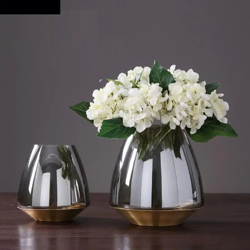 vase en verre moderne avec base métallique pour décoration florale - vue 6 sur 9