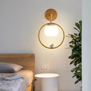 Moderne Pendelleuchte aus Holz mit integrierter LED