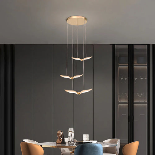 Moderner Kronleuchter als Pendelleuchte für kreative und minimalistische Atmosphäre - vue 6 sur 9