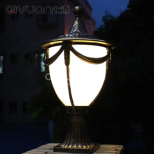 lampe de pelouse en aluminium pour jardin et couloir extérieur - vue 3 sur 7