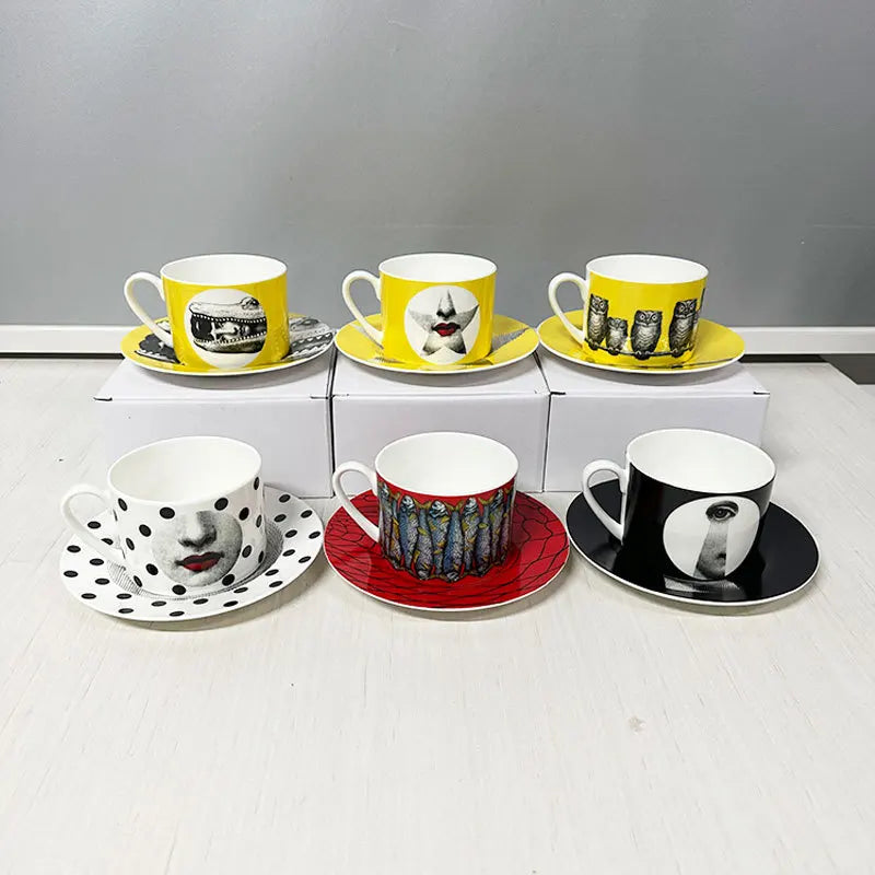 Tasse porcelaine fine motif visage italien bureau