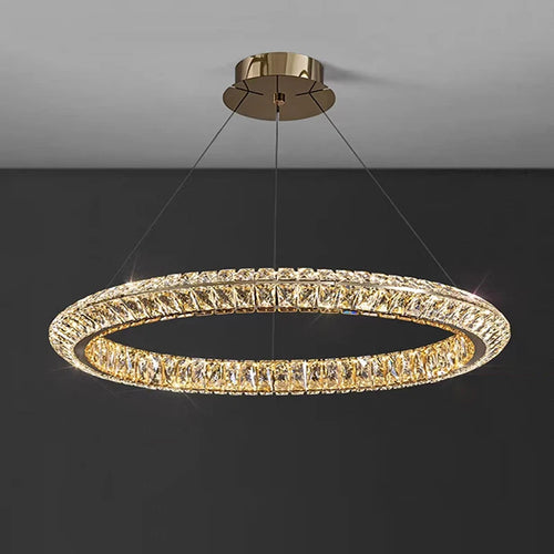 lustre en cristal doré design postmoderne pour intérieur élégant