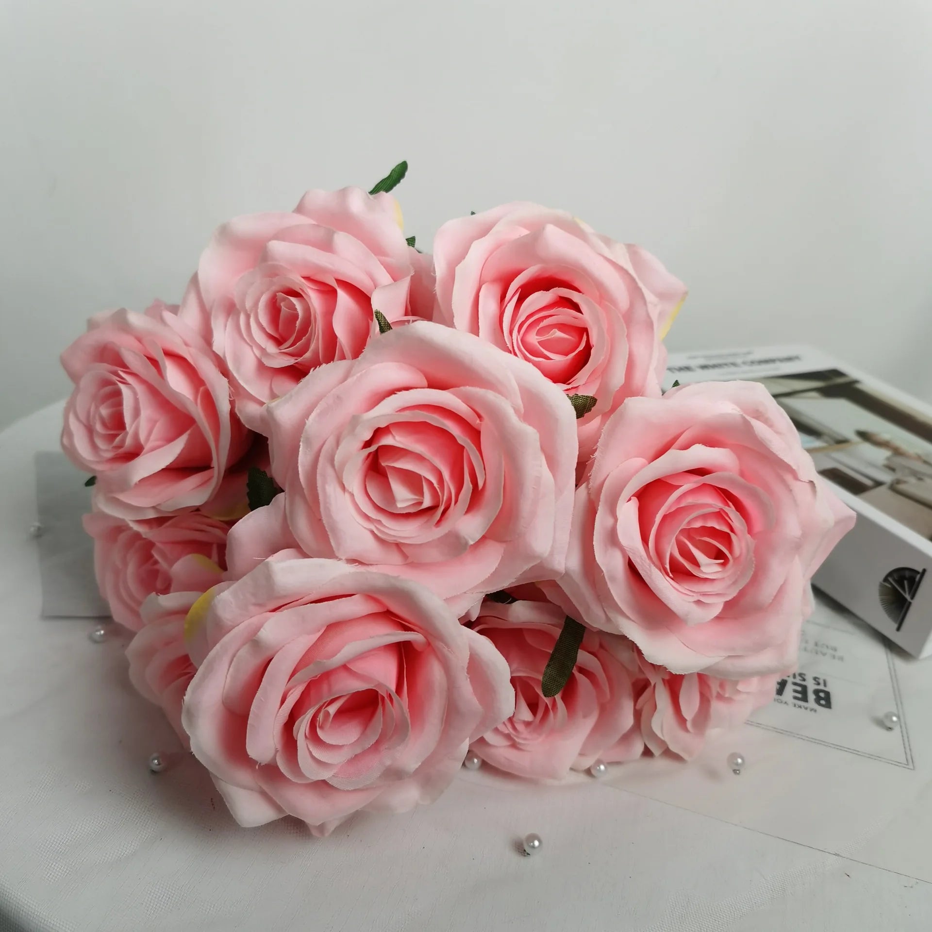bouquet de roses artificielles pour mariage et décoration intérieure - vue 5 sur 30