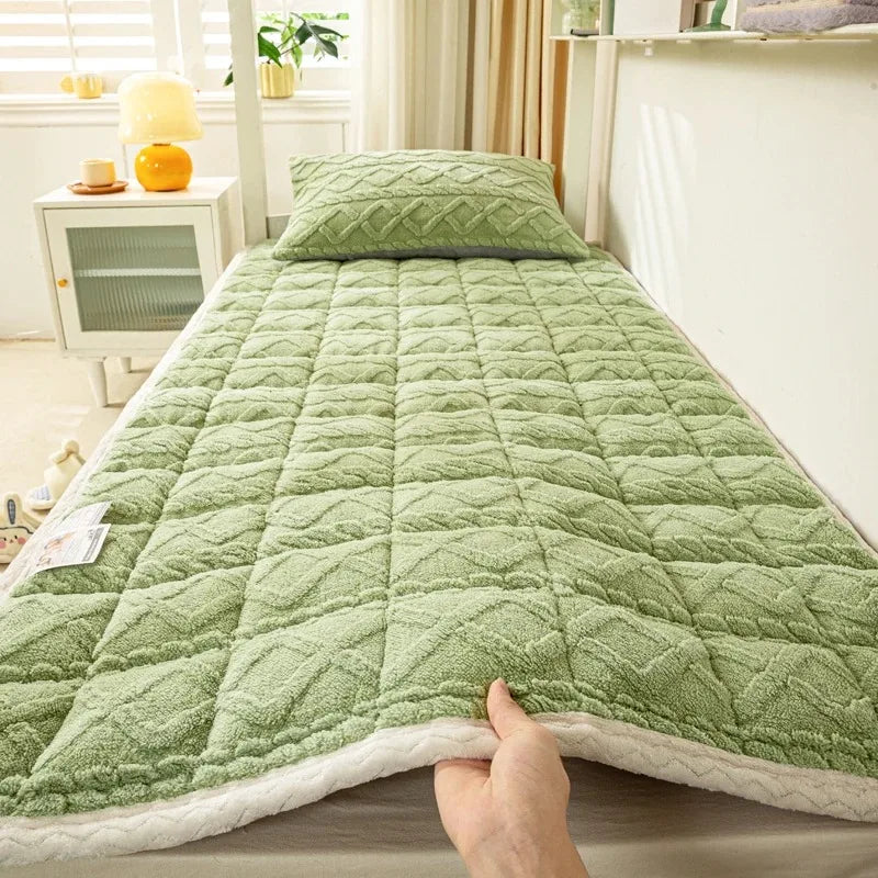 surmatelas doux hiver en velours agneau pour étudiants - vue 4 sur 12