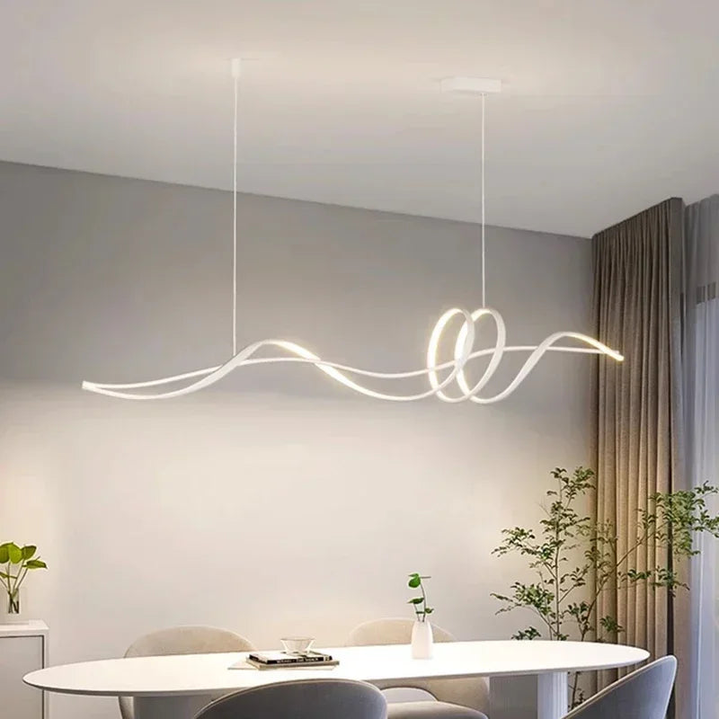 Moderner minimalistisch eleganter Kronleuchter für die Innendekoration